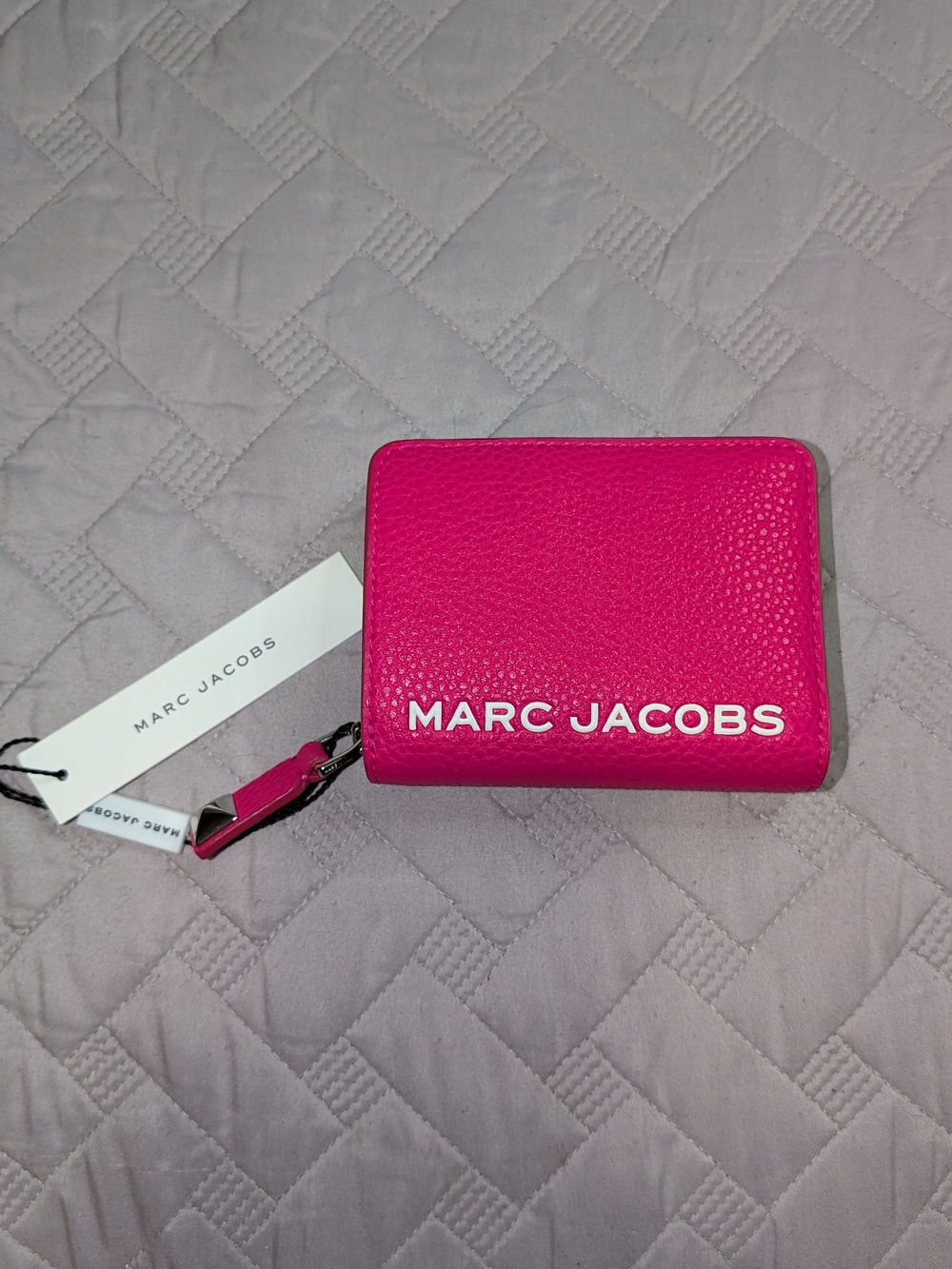 Marc Jacobs Women's Hot Pink Leather Zip Wallet NWT